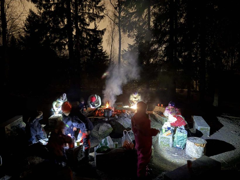 Juleavslutning med gløgg/kakao, pepperkaker og tenne bål med tennstål
